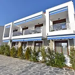 Azur By Paralia Living