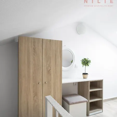 Azur By Paralia Living