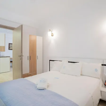 Azur By Paralia Living ניקיטי