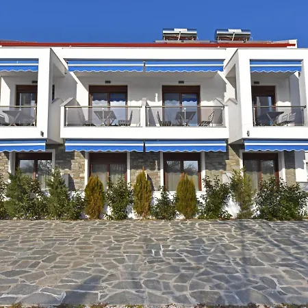 Azur By Paralia Living