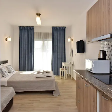 Aparthotel Azur By Paralia Living