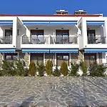 Azur By Paralia Living
