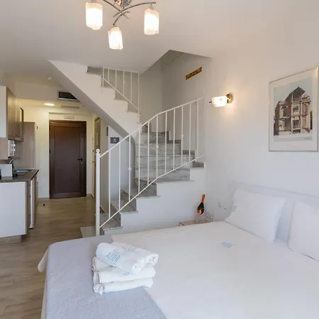 Azur By Paralia Living Aparthotel