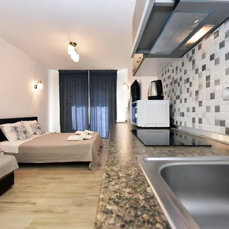 Azur By Paralia Living ニキティ