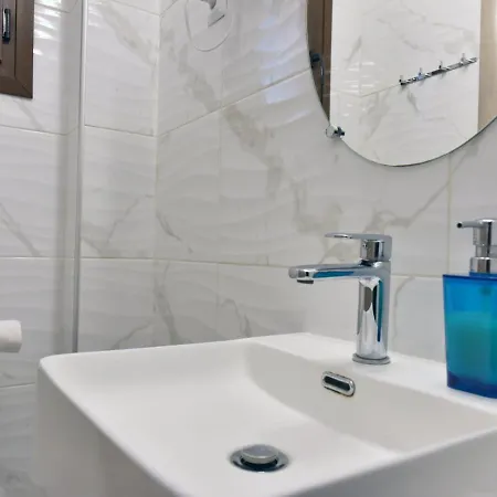 アパートホテル Azur By Paralia Living 3*