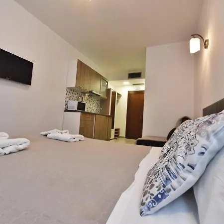 アパートホテル Azur By Paralia Living 3*