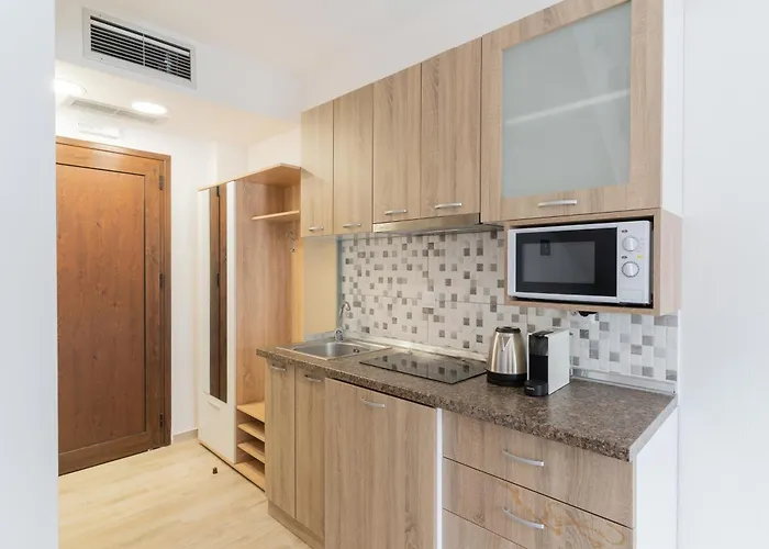 Azur By Paralia Living