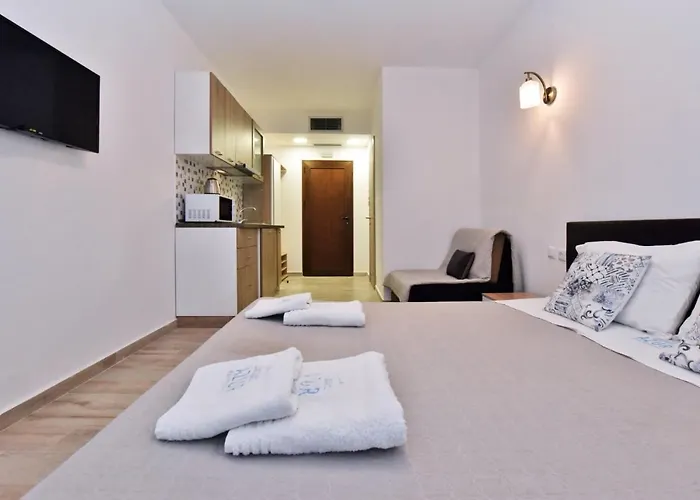 Azur By Paralia Living Aparthotel