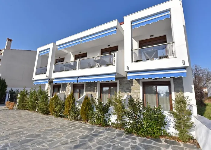Azur By Paralia Living