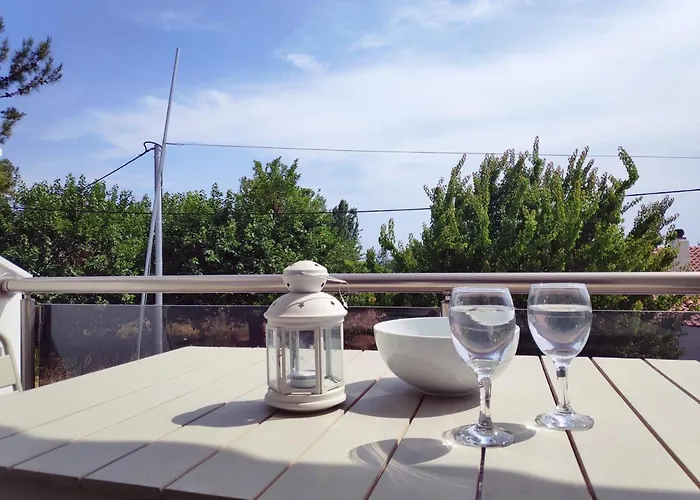 Azur By Paralia Living