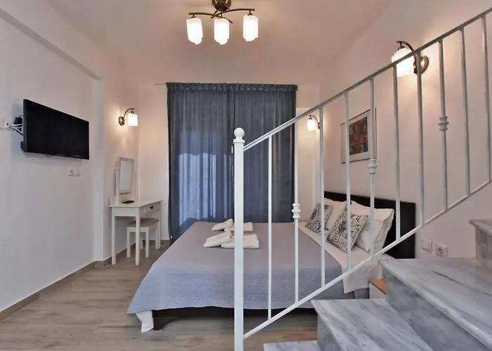 Aparthotel Azur By Paralia Living 3*