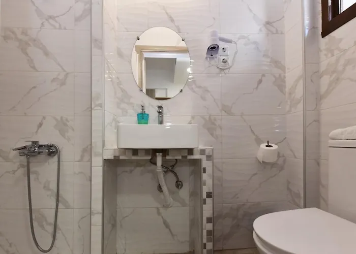 Aparthotel Azur By Paralia Living 3*