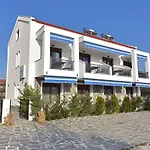 Azur By Paralia Living 公寓式酒店