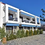 Azur By Paralia Living 公寓式酒店 尼基季