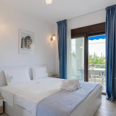 Apart-hotel Azur By Paralia Living 3*