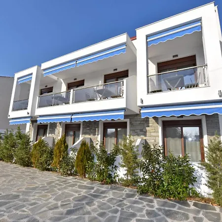 Azur By Paralia Living