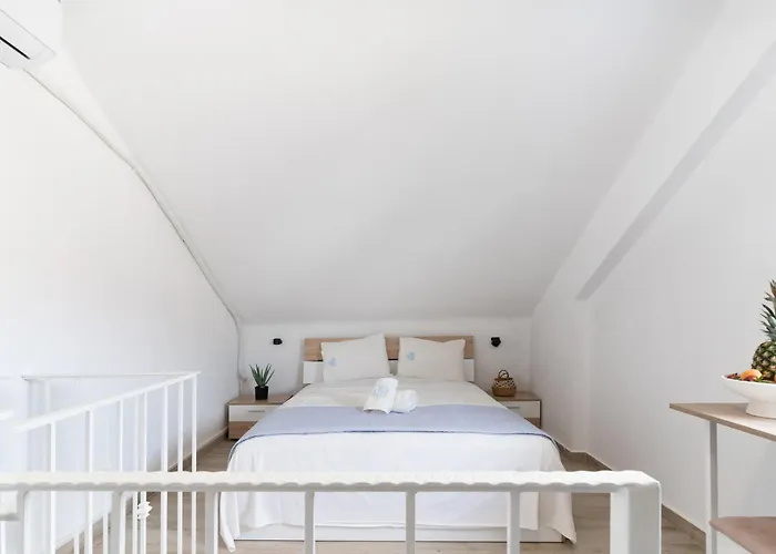 Apart-hotel Azur By Paralia Living